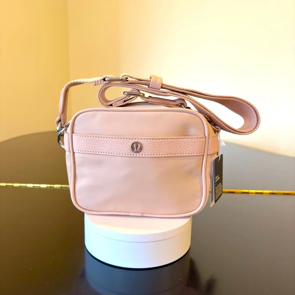 NWT Athletic Athleisure Streetwear Lululemon Now and Always Crossbody Mini/Bag - Picture 6 of 17